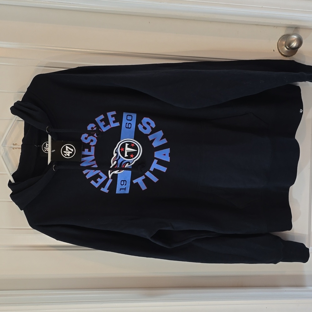BNWT Titans hoodie XL